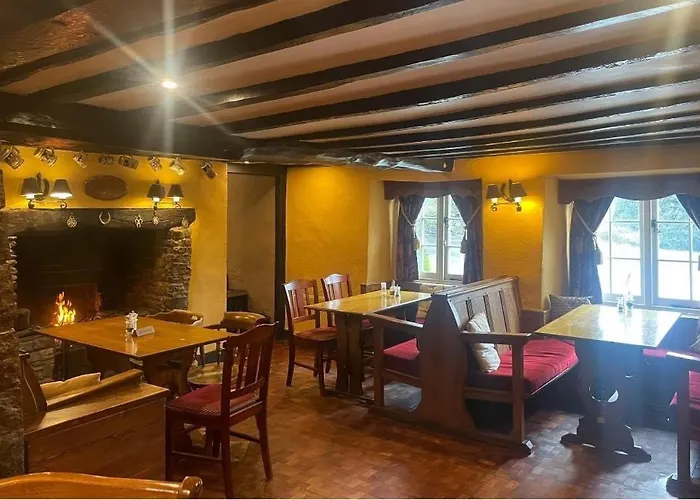 The Hoops Inn & Country Hotel